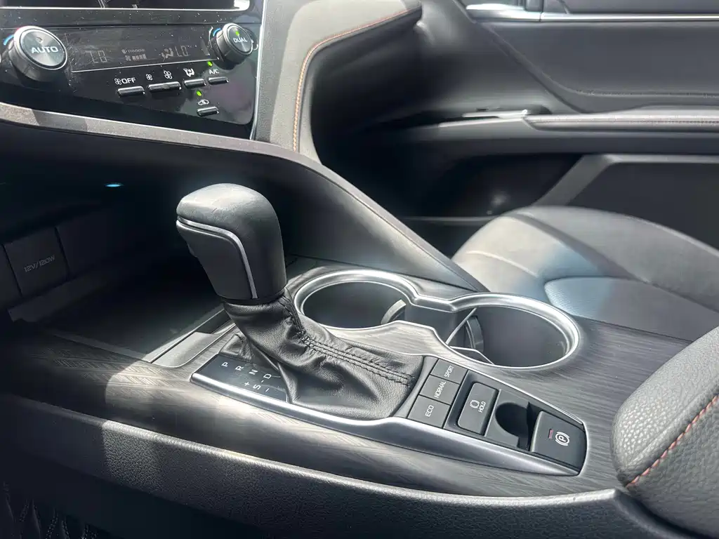 Toyota Camry 2021 — фото 20