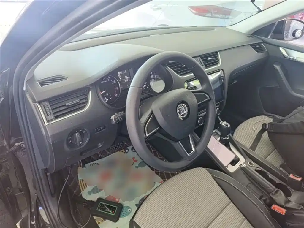 Skoda Octavia 2016 — фото 10