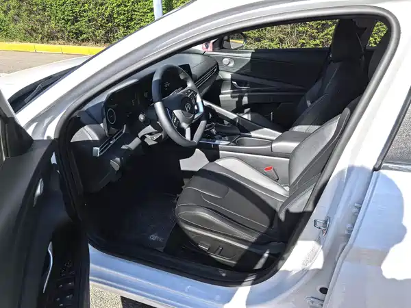 Hyundai Elantra 2024