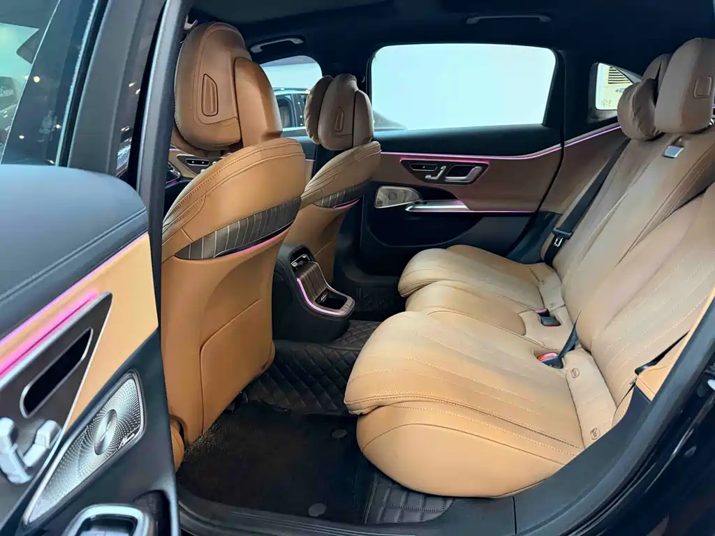 Mercedes-Benz E-Class 2024 — фото 15