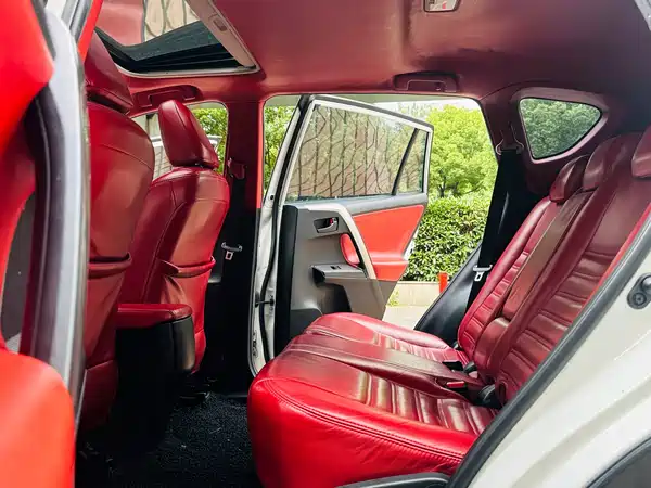 Toyota RAV4 2014