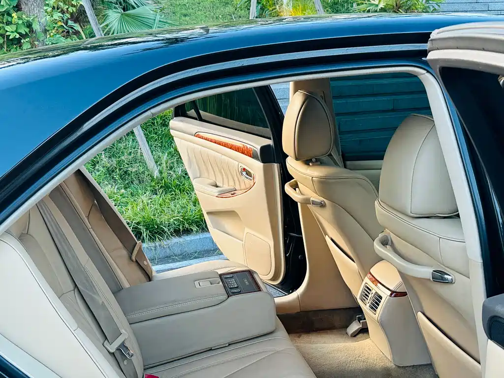 Toyota Crown 2005 — фото 12