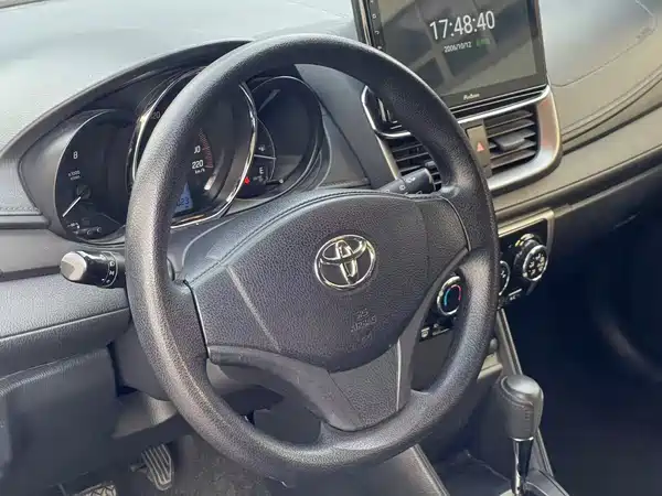 Toyota Yaris L 2020