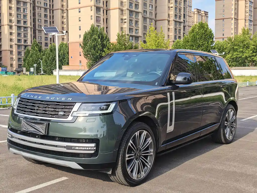 Land Rover Range Rover 2023 — фото 1