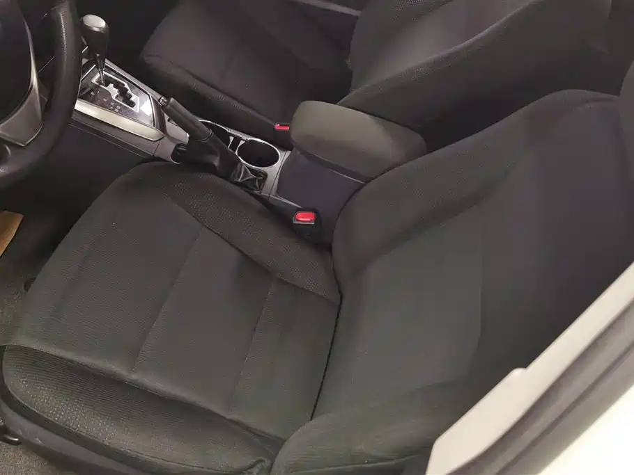 Toyota Corolla 2015 — фото 9