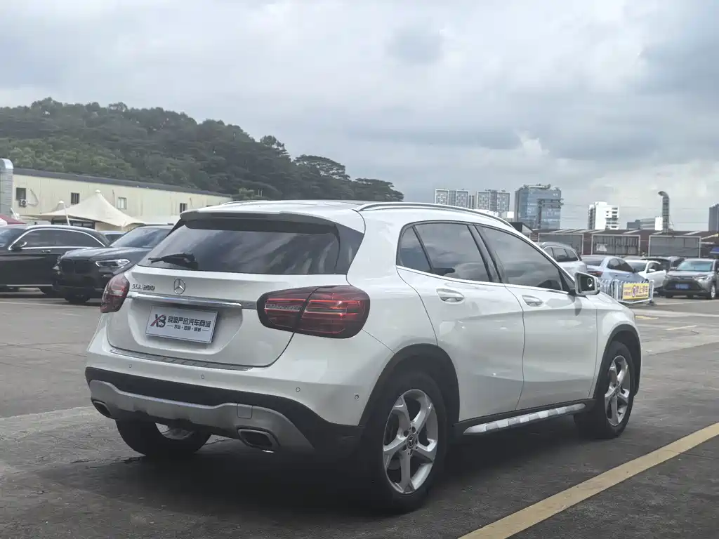 Mercedes-Benz GLA 2017