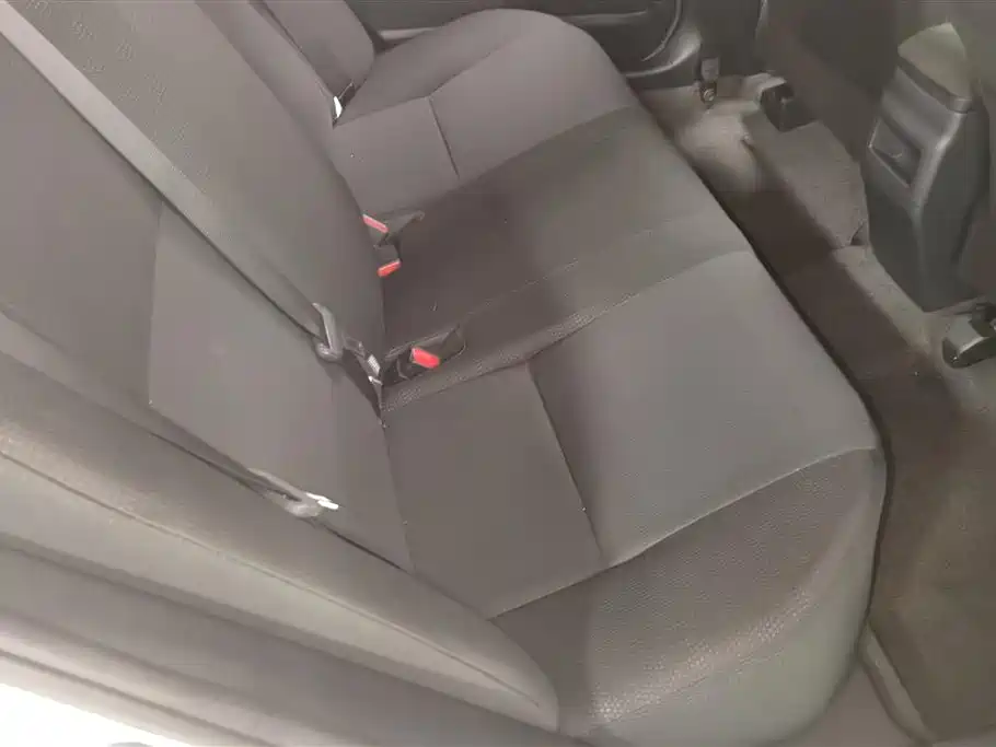 Toyota Corolla 2015 — фото 12