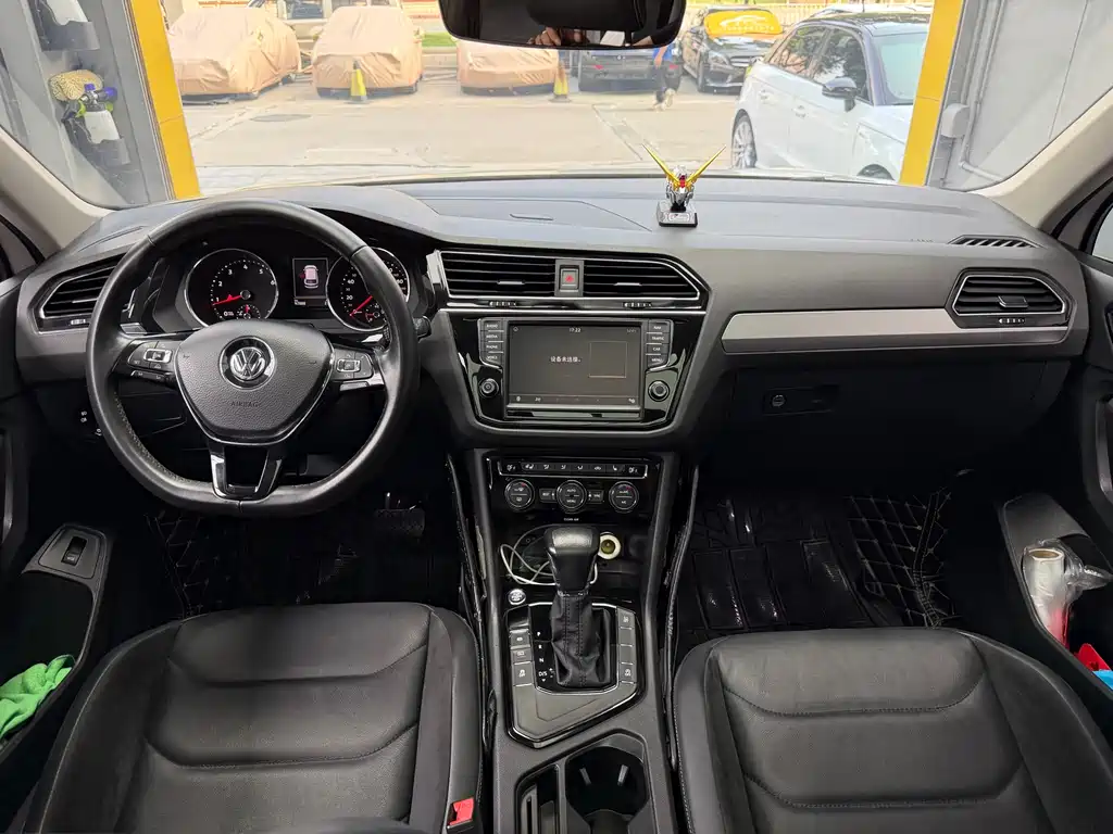 Volkswagen Tiguan L 2017 — фото 10