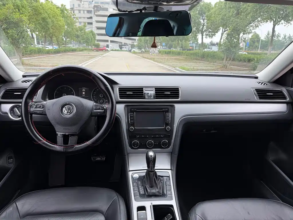 Volkswagen Passat 2015 — фото 12