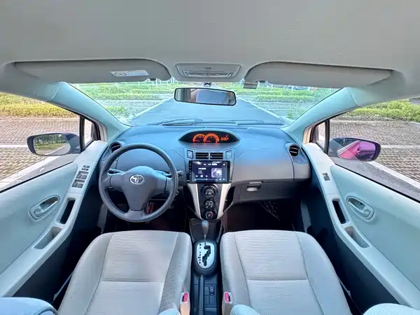 Toyota Yaris 2012