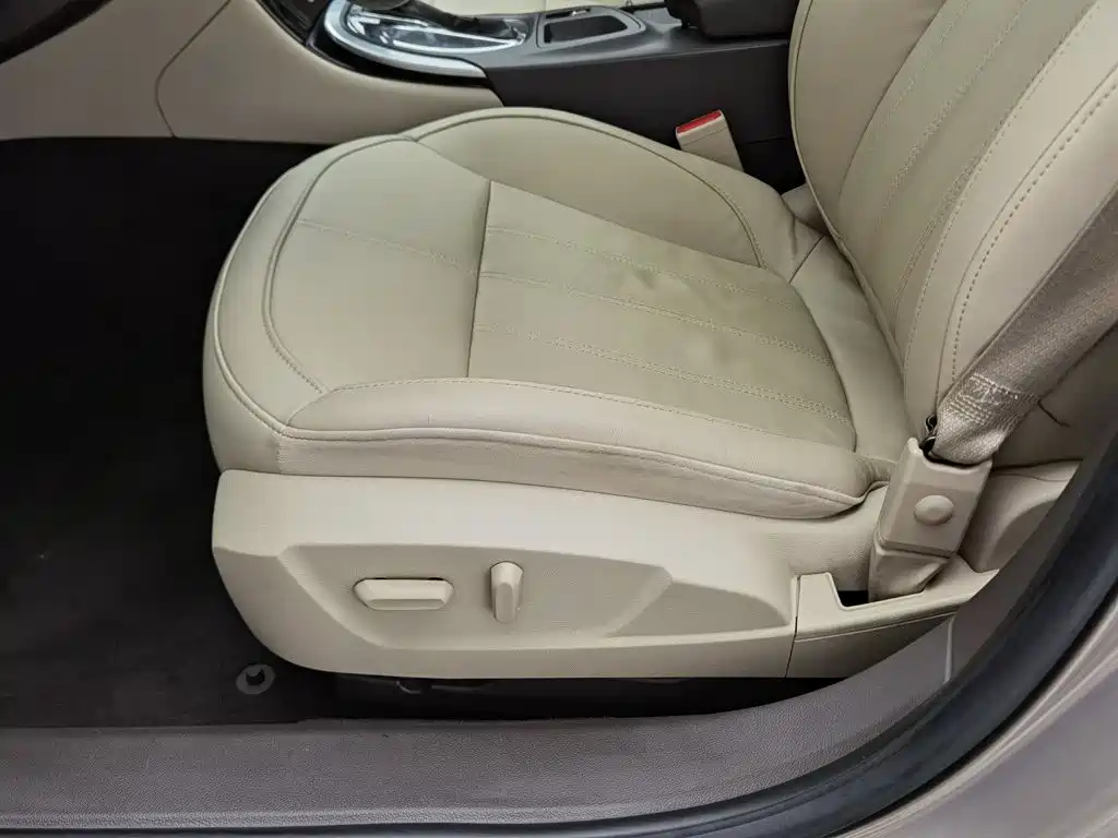 Buick Regal 2015 — фото 20