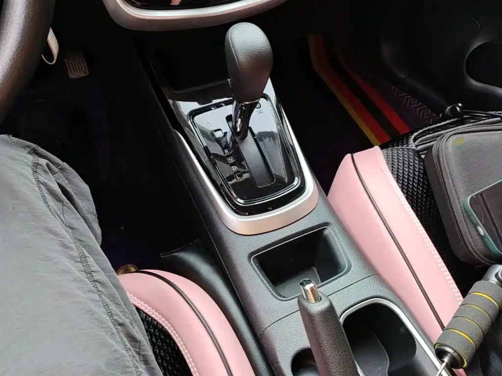 Nissan Tiida 2018 — фото 14