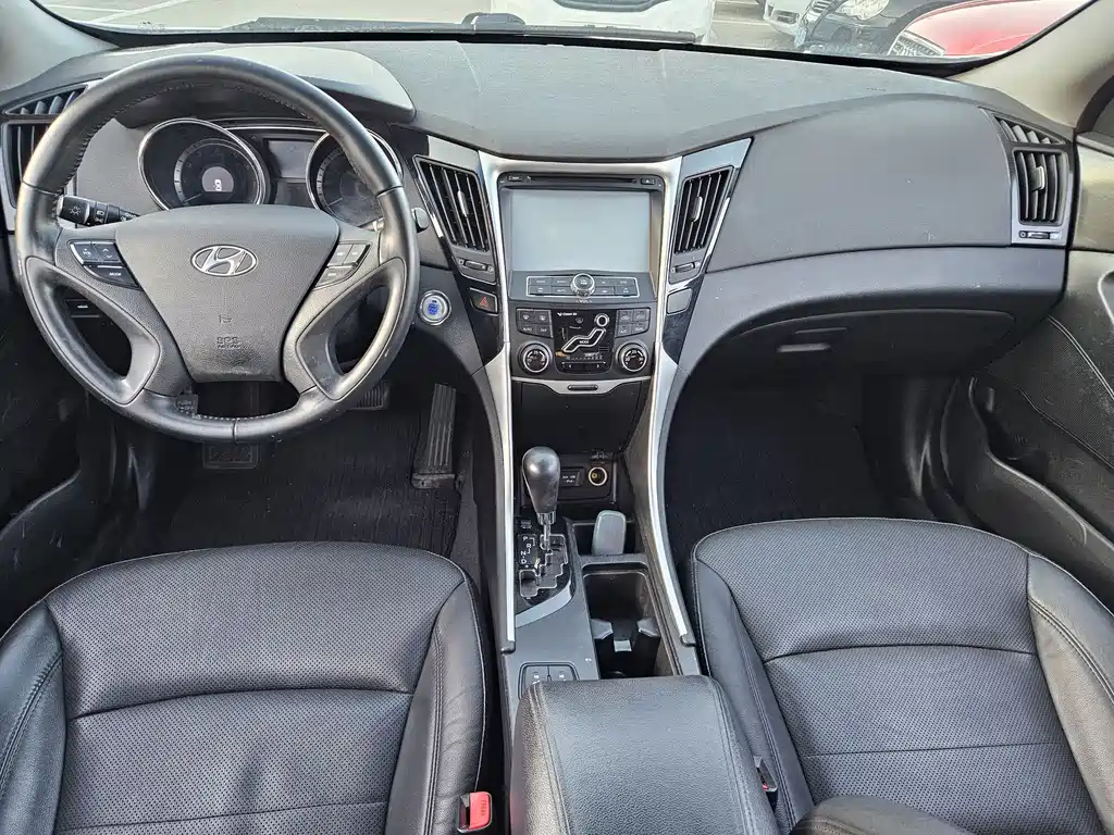 Hyundai Sonata 2013 — фото 10
