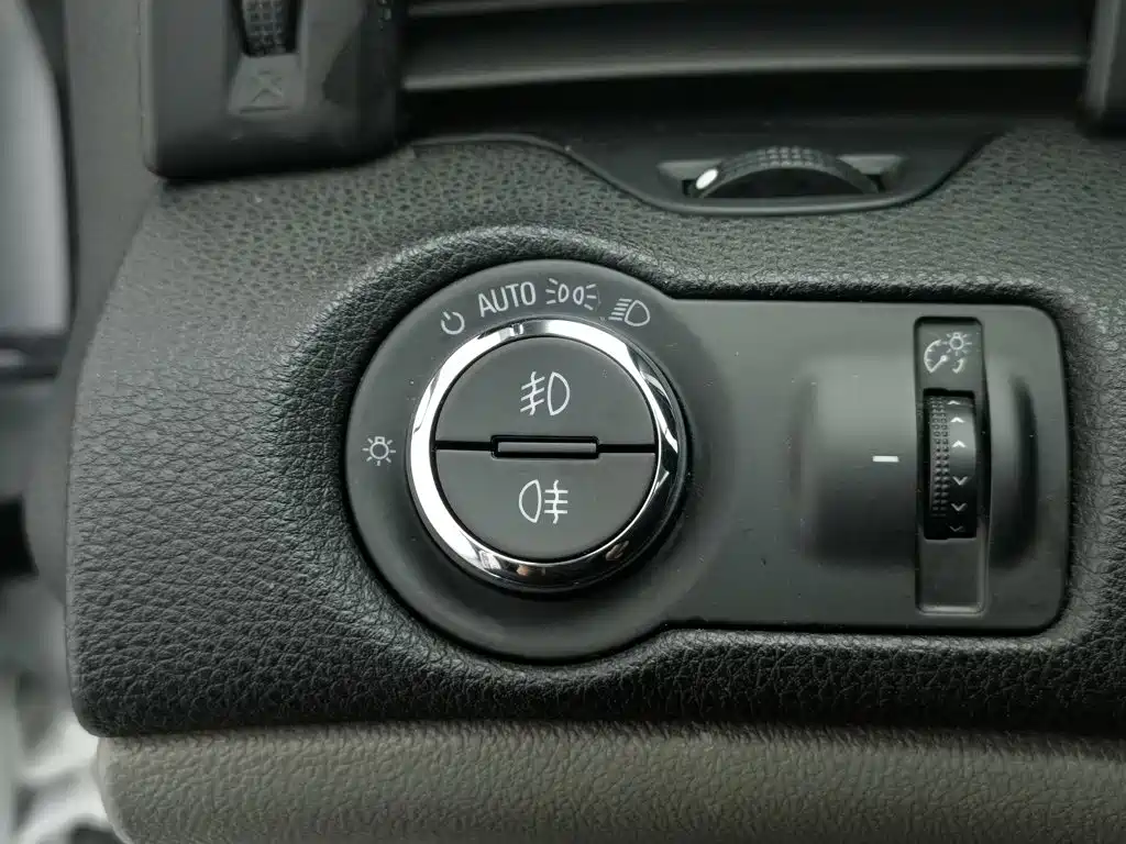 Chevrolet Malibu 2015 — фото 21
