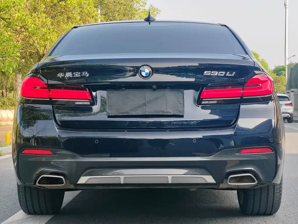 BMW 5 Series 2024 — фото 15