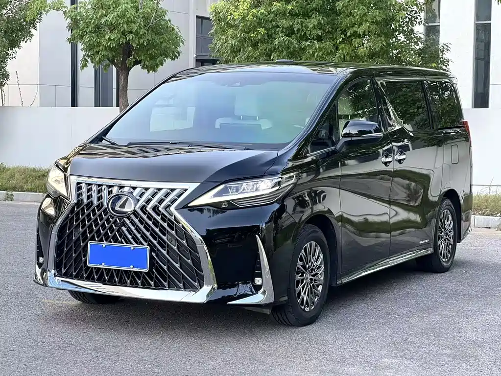 Lexus LM 2022