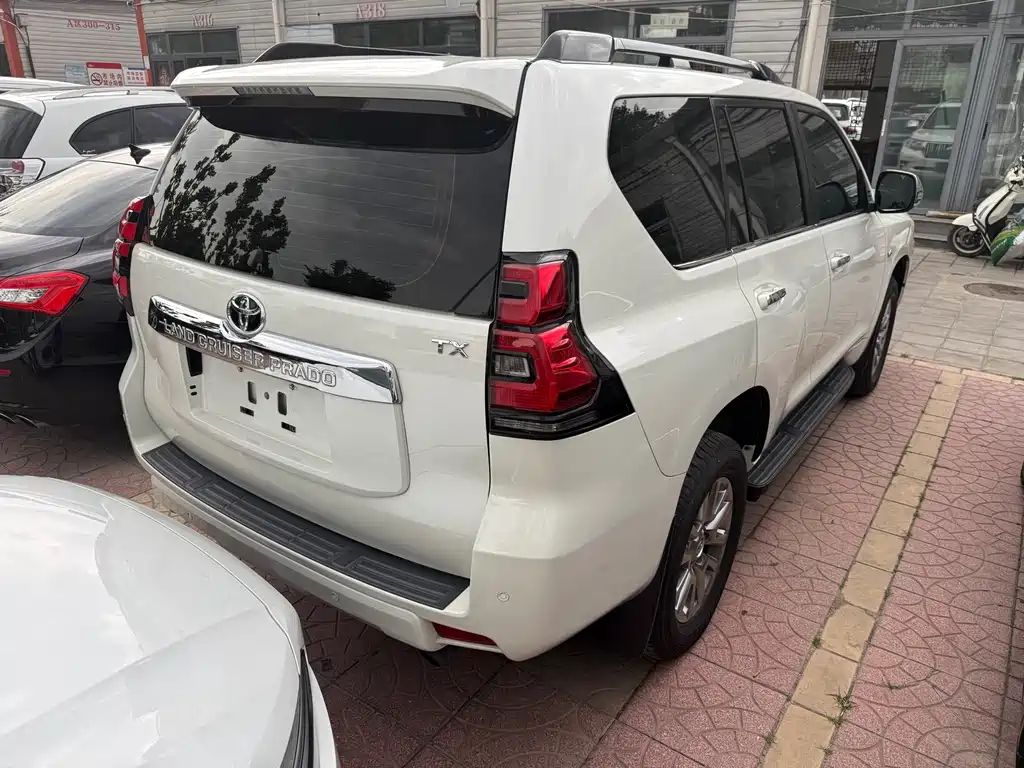 Toyota Prado 2019 — фото 6