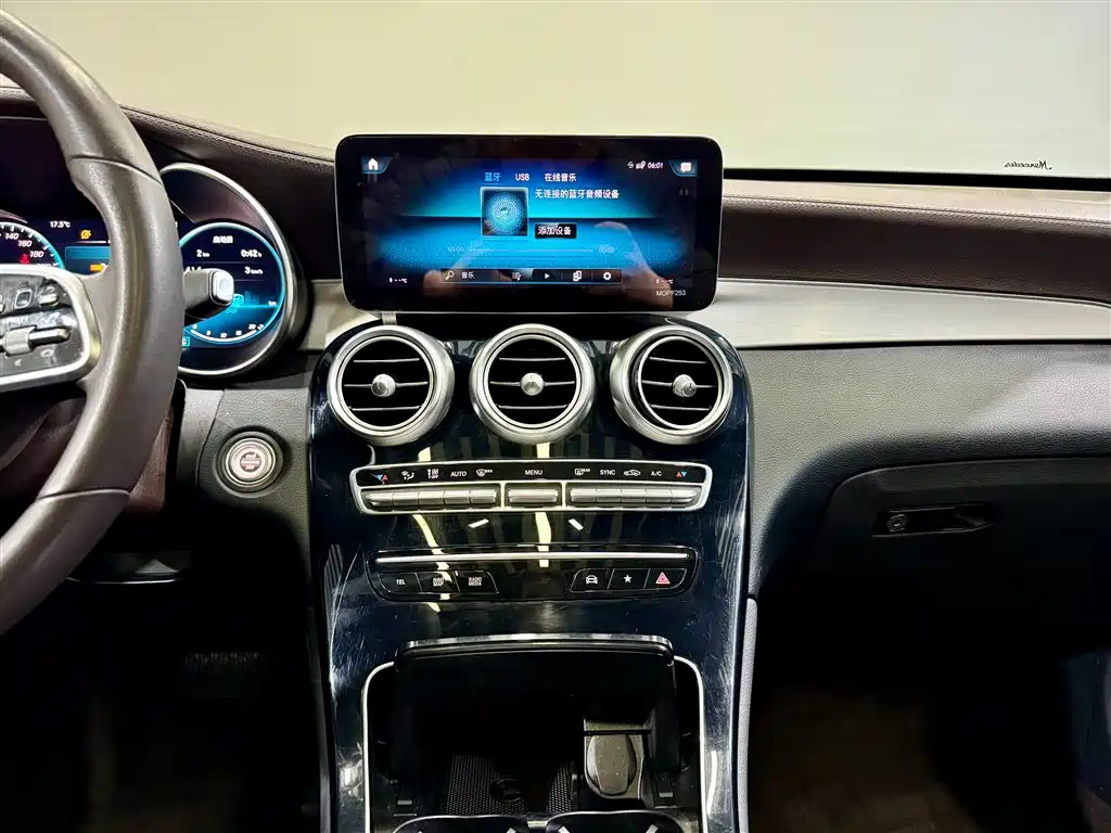 Mercedes-Benz GLC 2021 — фото 29