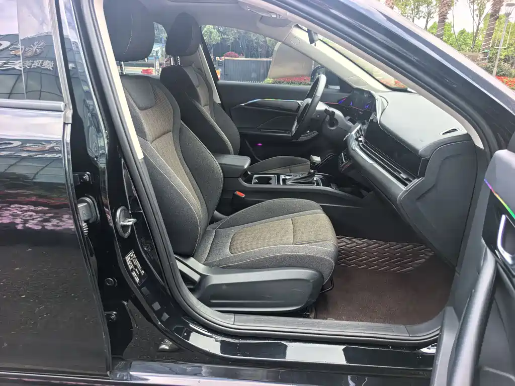 Bestune B70 2024 — фото 5