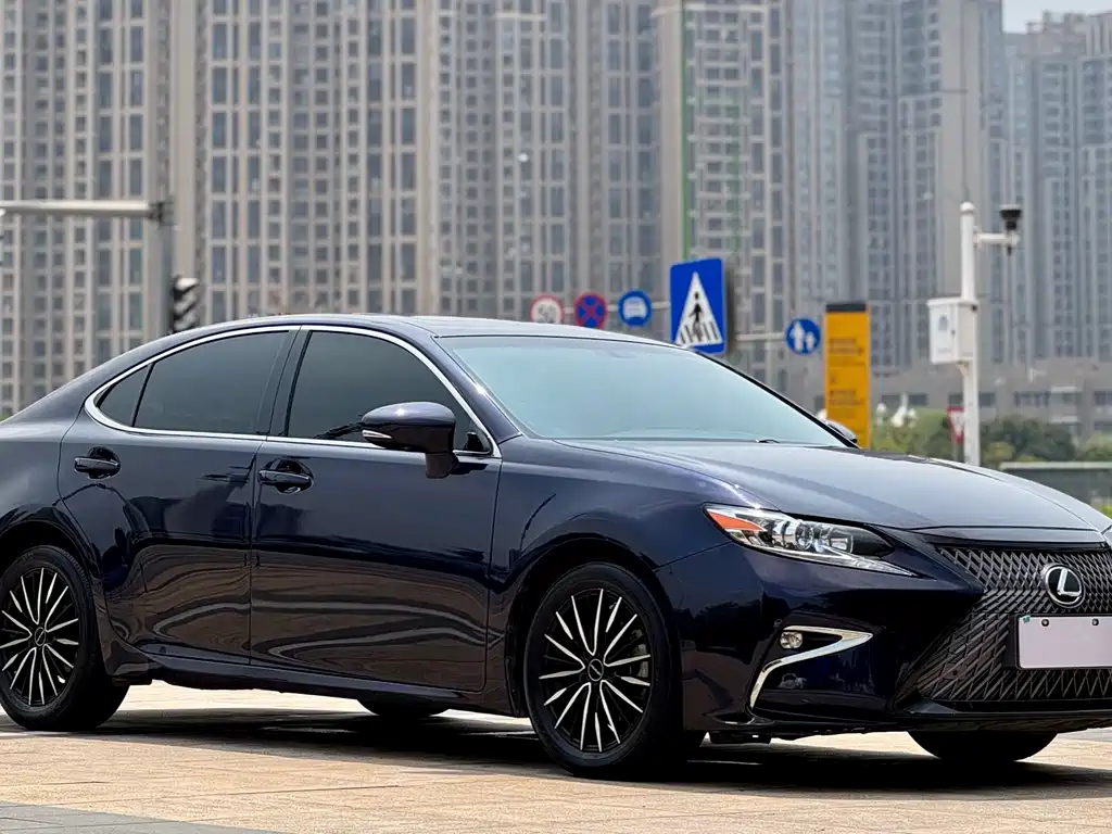Lexus ES 2018 — фото 3