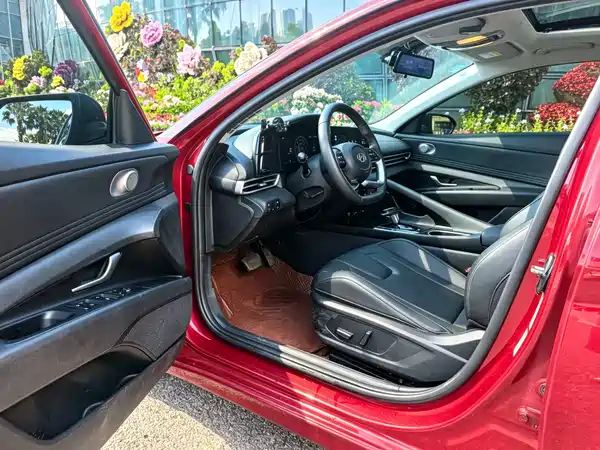 Hyundai Elantra 2022