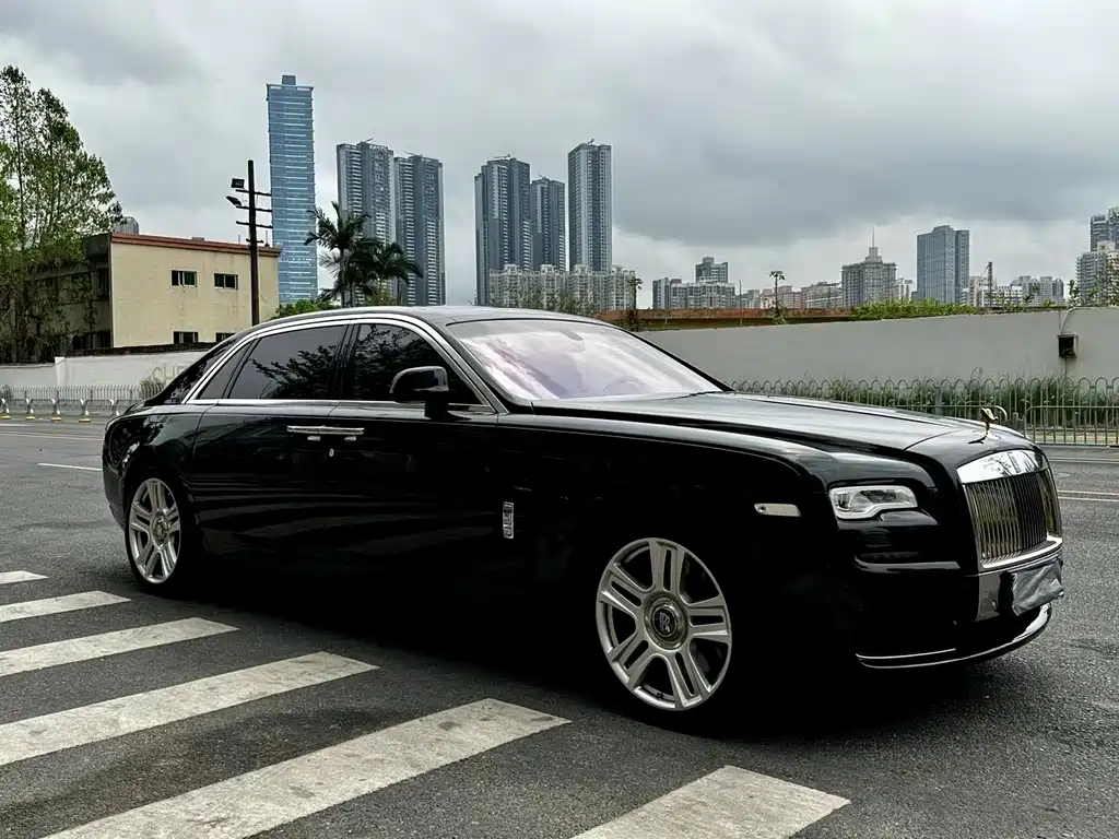 Rolls-Royce Ghost 2015 — фото 3