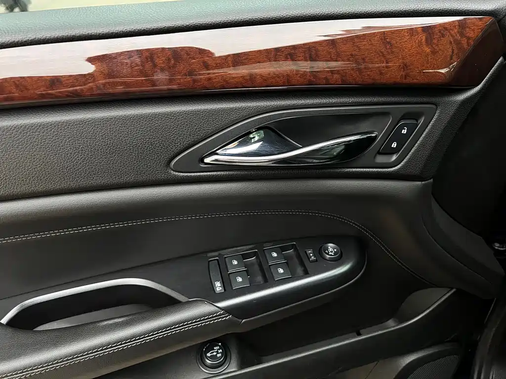 Cadillac SRX 2014 — фото 17