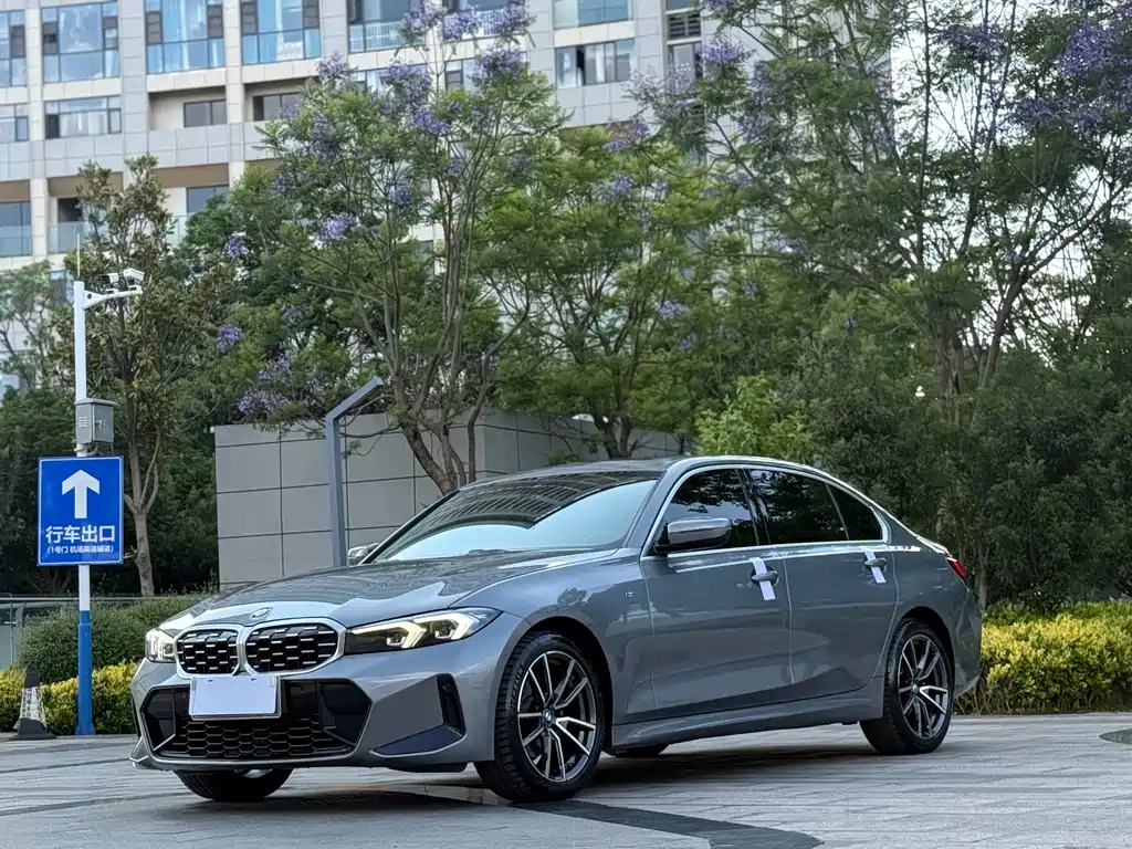 BMW 3 Series 2023 — фото 1