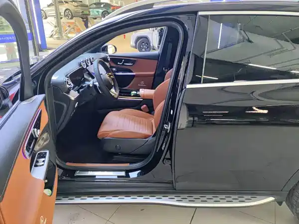 Mercedes-Benz GLC 2025