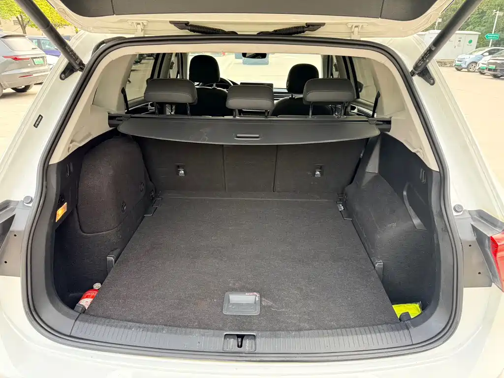 Volkswagen Tiguan L PHEV 2022 — фото 12
