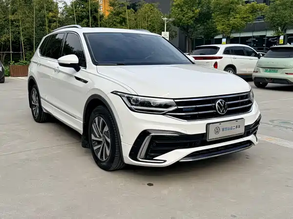 Volkswagen Tiguan L Plug-In Hybrid 2022