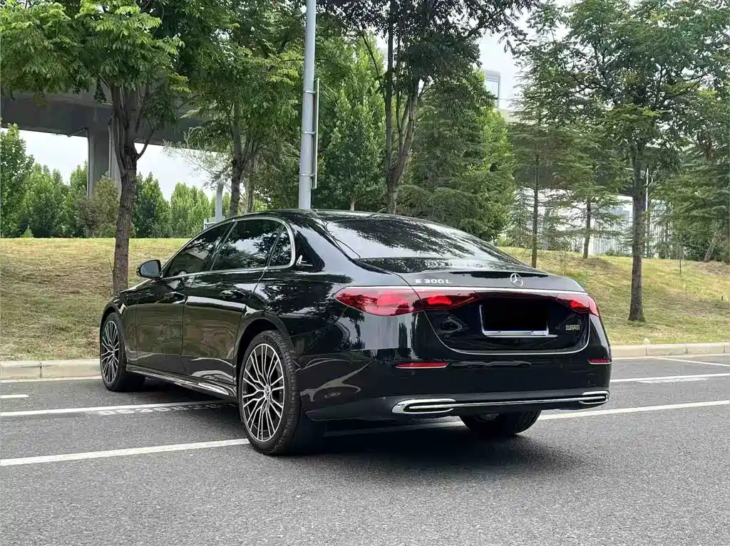 Mercedes-Benz E-Class 2025