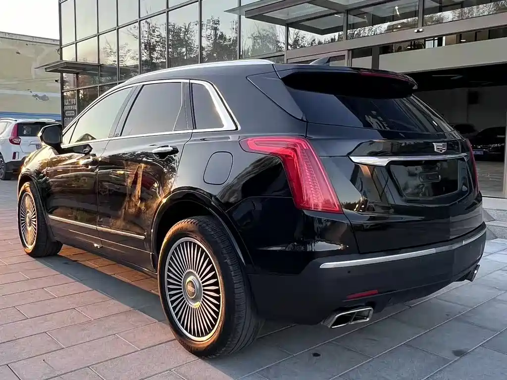 Cadillac XT5 2018 — фото 12