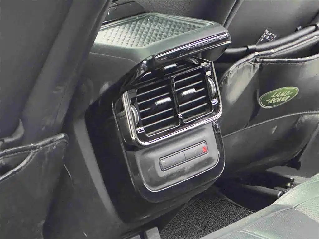 Land Rover Evoque 2023 — фото 12