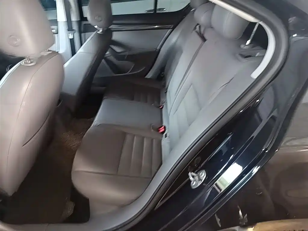 Skoda Octavia 2015 — фото 17