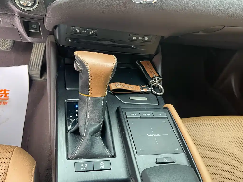 Lexus ES 2021 — фото 10