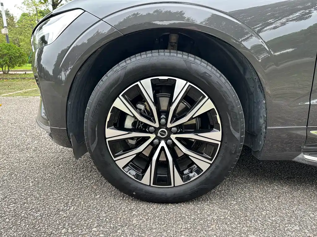 Volvo XC60 2024 — фото 14
