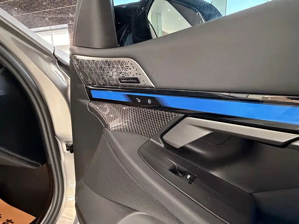 BMW i5 M60 2025 — фото 15