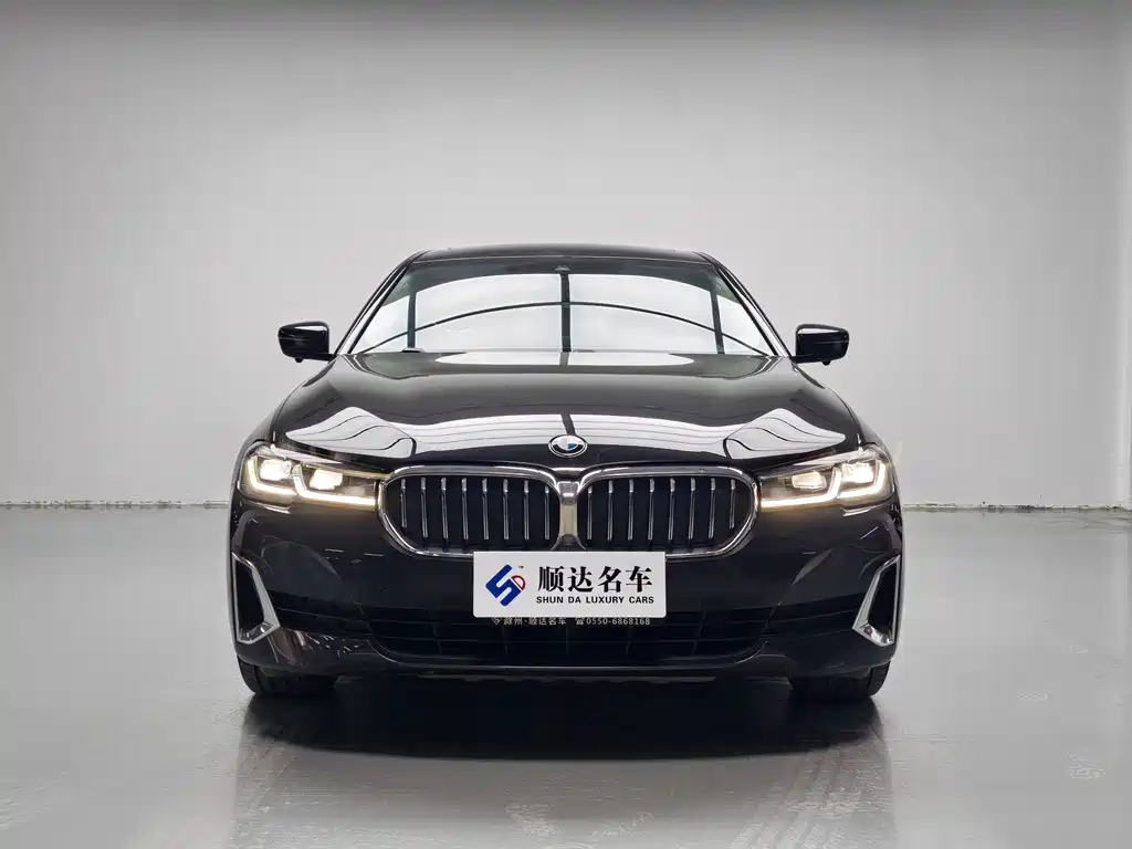 BMW 5 Series 2021 — фото 1