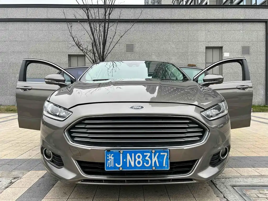 Ford Mondeo 2015 — фото 18