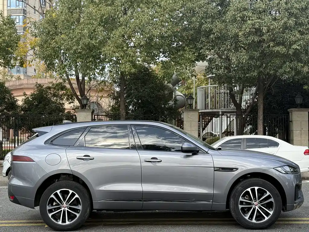 Jaguar F-PACE 2021 — фото 8