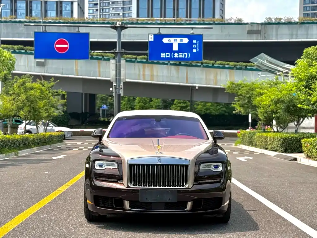 Rolls-Royce Ghost 2018 — фото 1