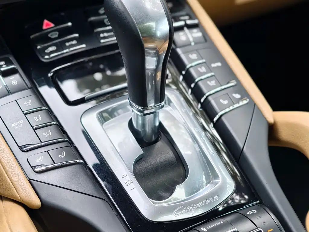 Porsche Cayenne 2015 — фото 15