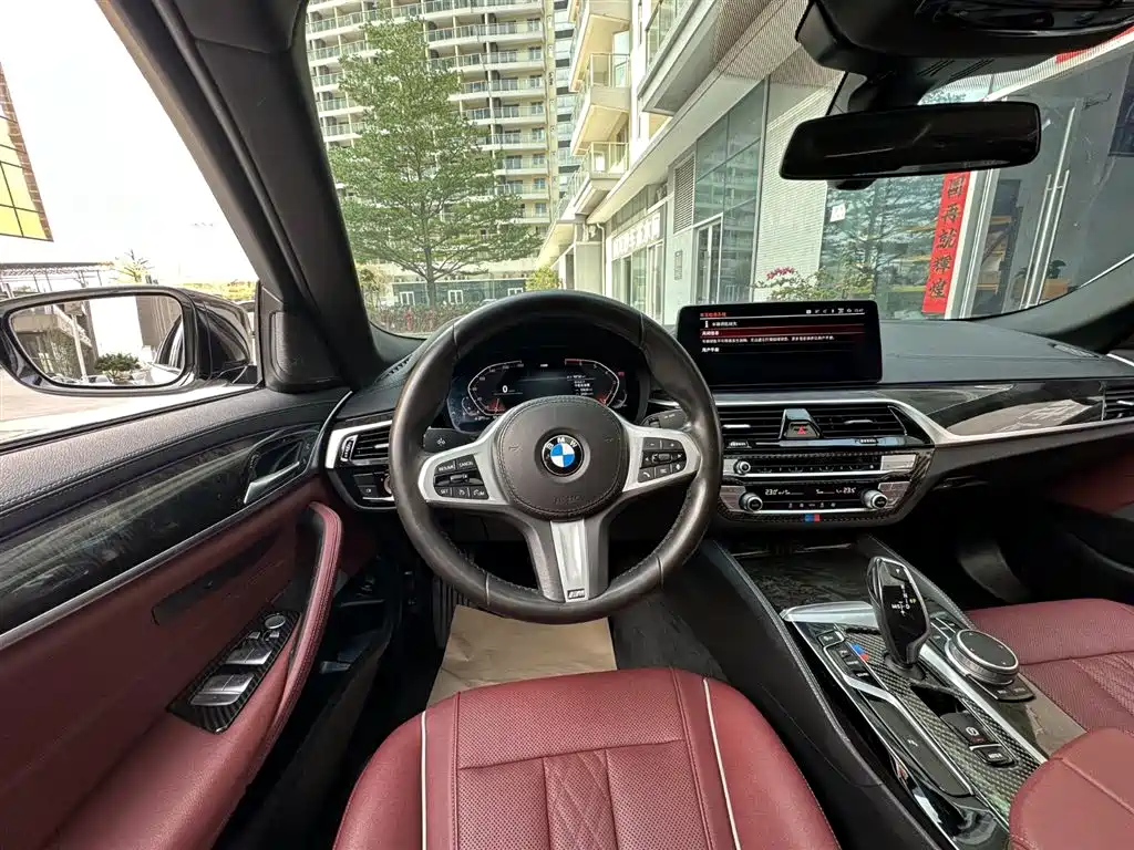 BMW 5 Series 2021 — фото 16