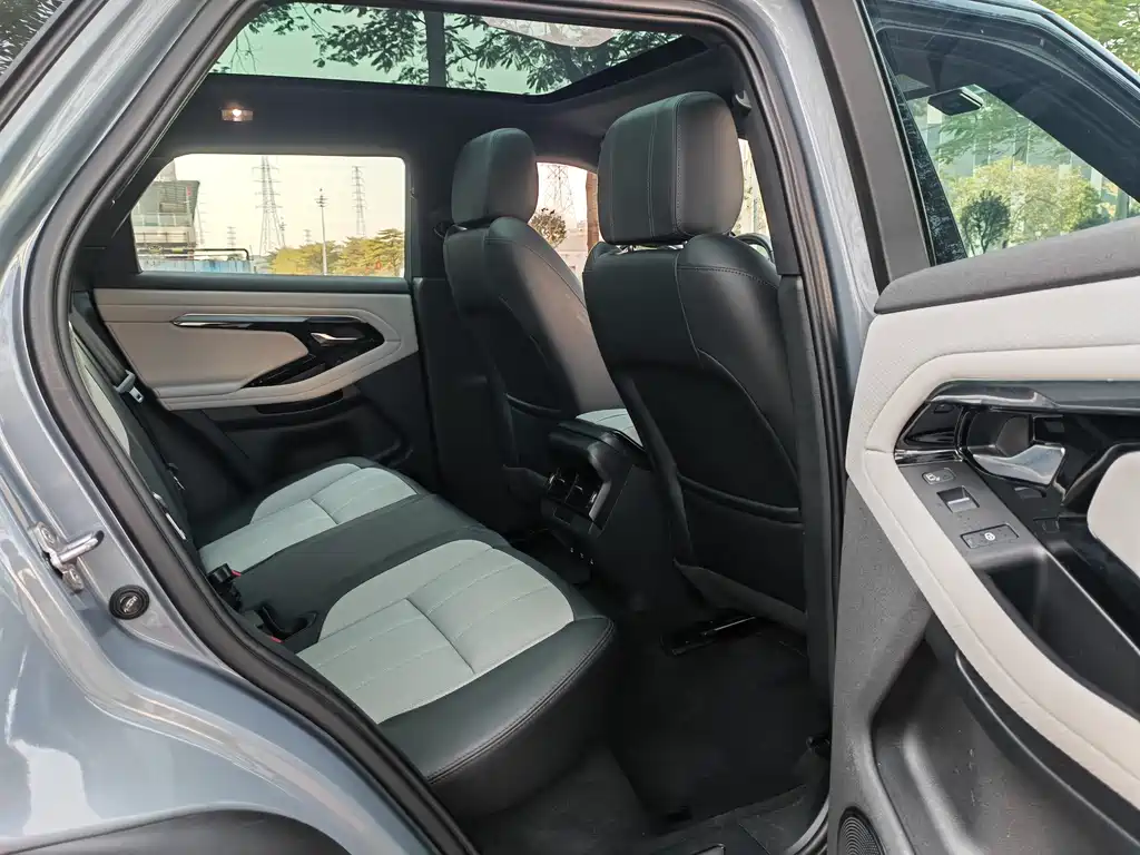 Land Rover Evoque 2021 — фото 13