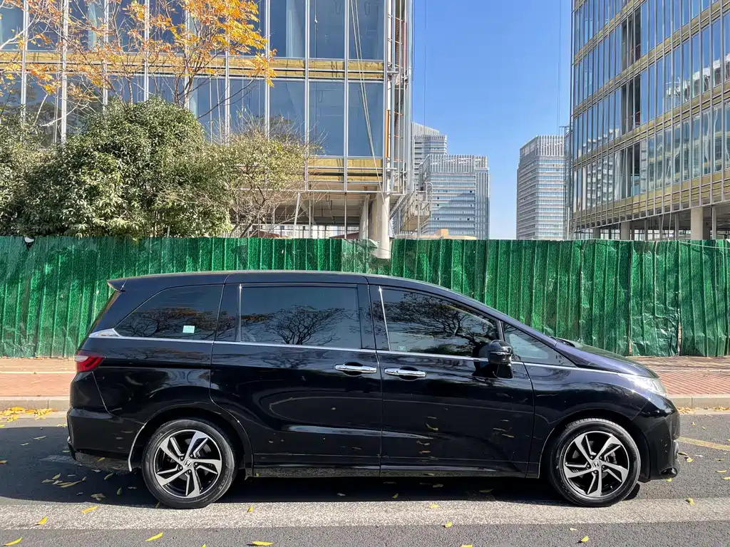 Honda Odyssey 2017 — фото 7