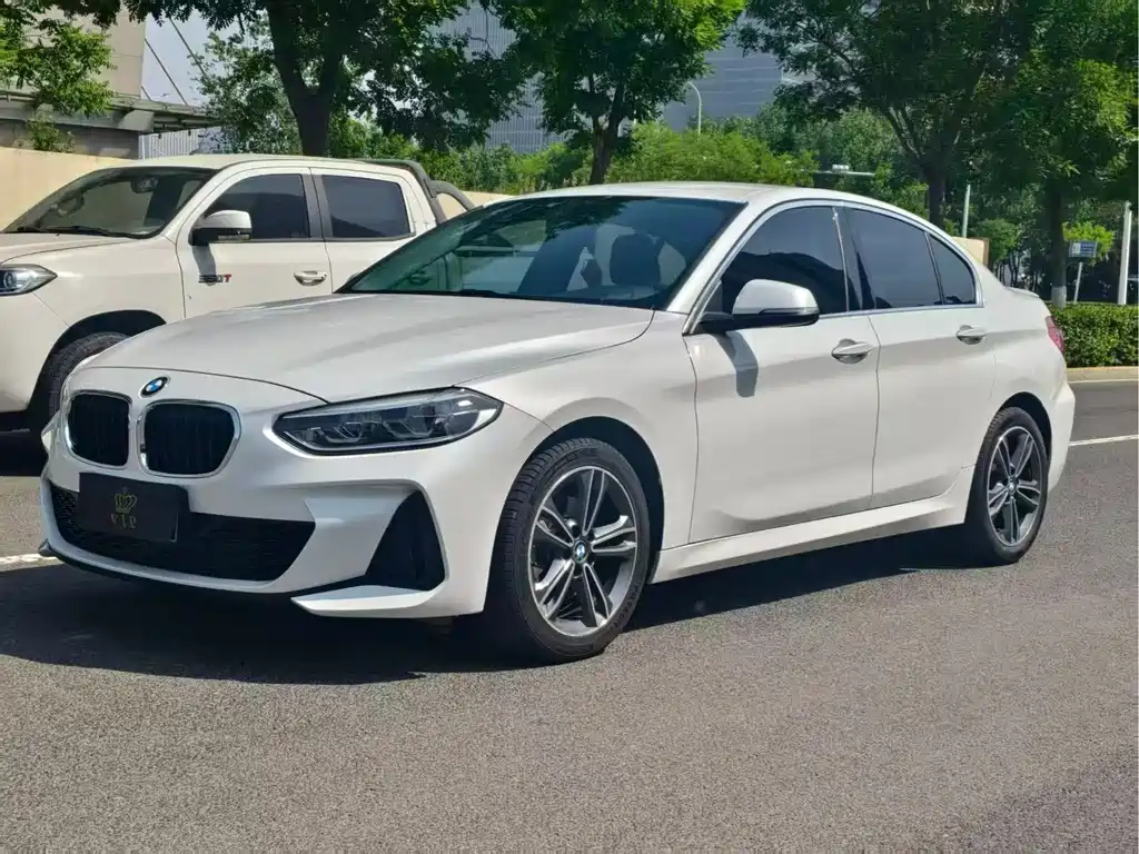 BMW 1 Series 2021 — фото 1