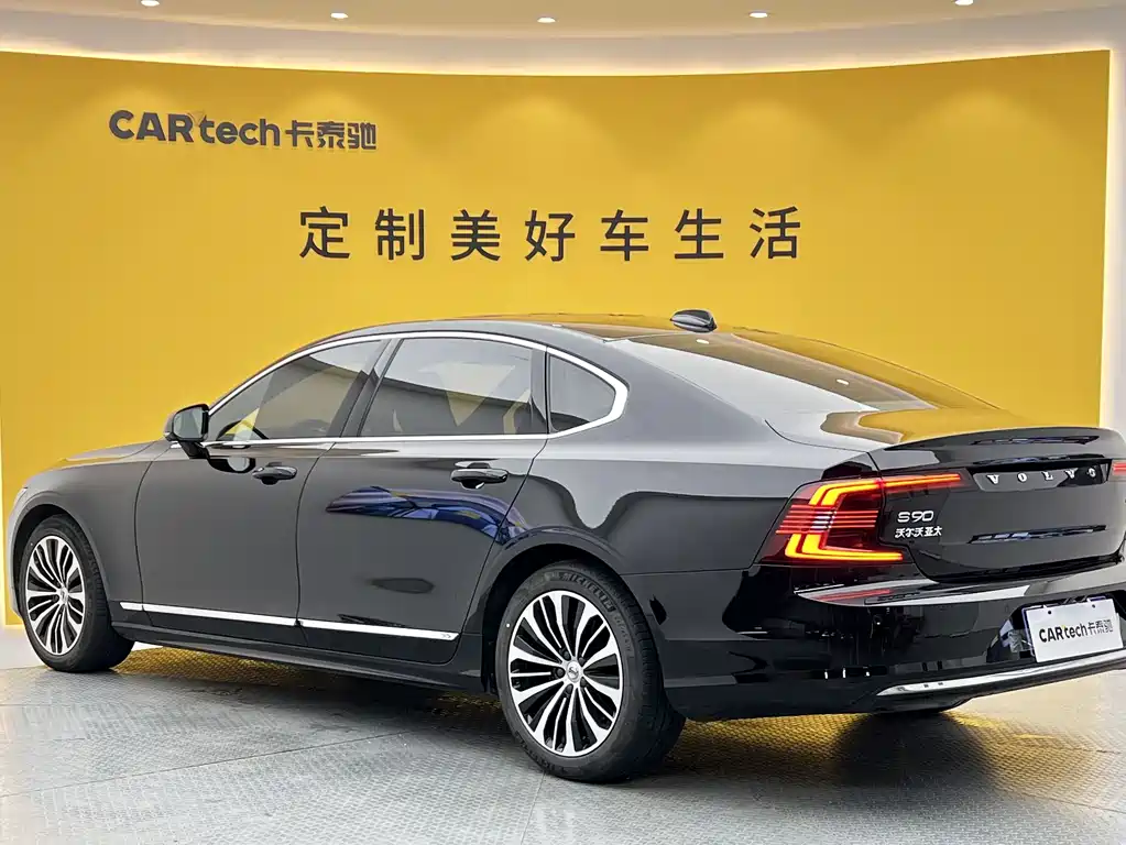 Volvo S90 2024 — фото 25