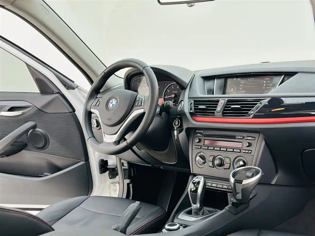 BMW X1 2016 — фото 16