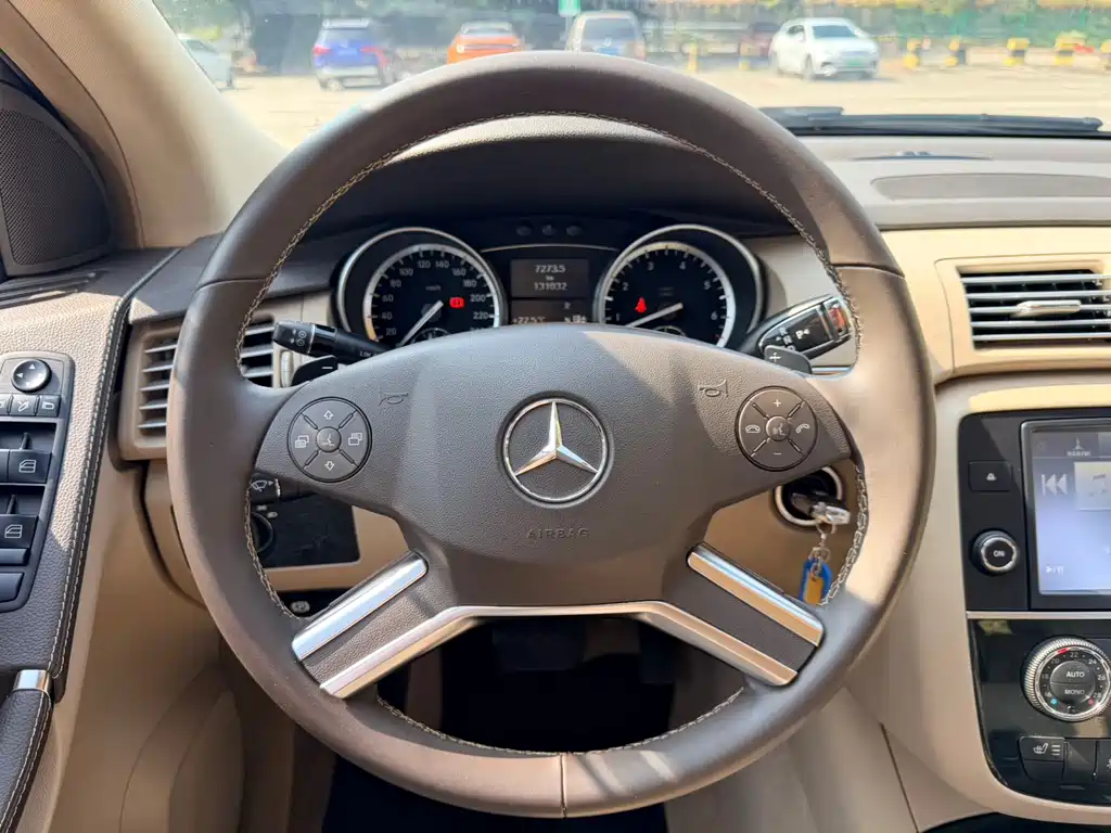 Mercedes-Benz R-Class 2017 — фото 4